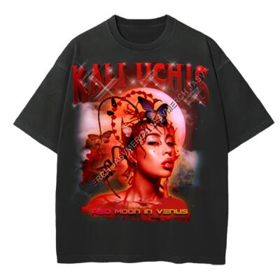 Kali Uchis Red Moon Oversized Peso Completo Miniatura